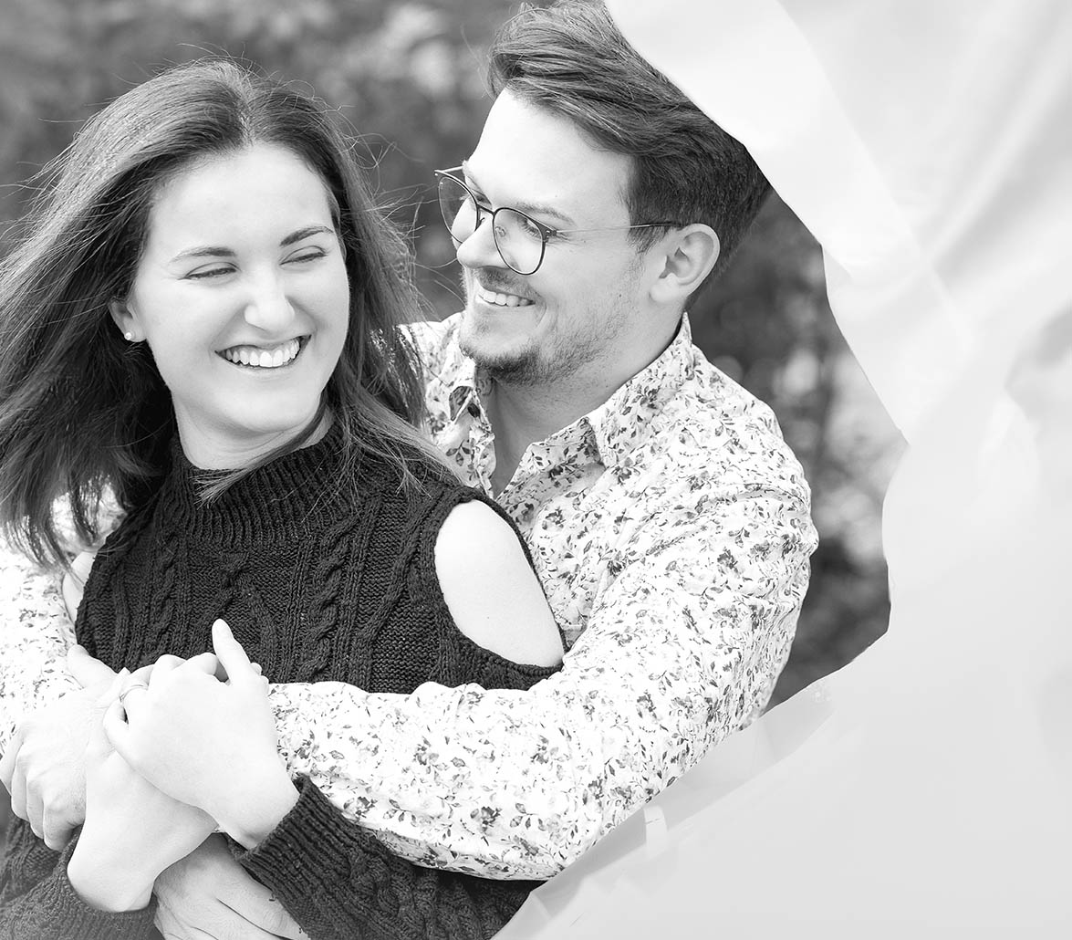Sarah und nicola - mit Schleier